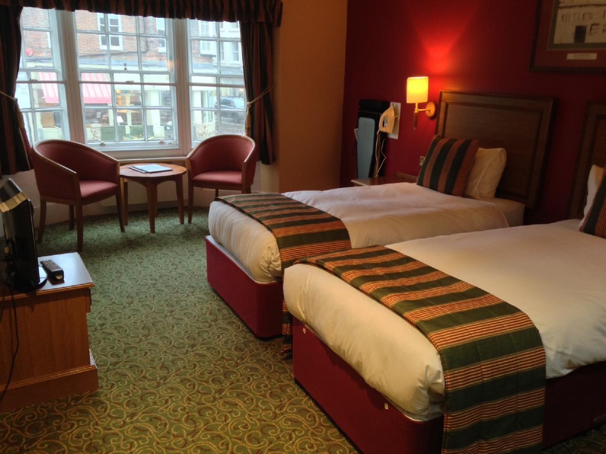 The Catherine Wheel Wetherspoon Hotel Henley-on-Thames Exteriér fotografie