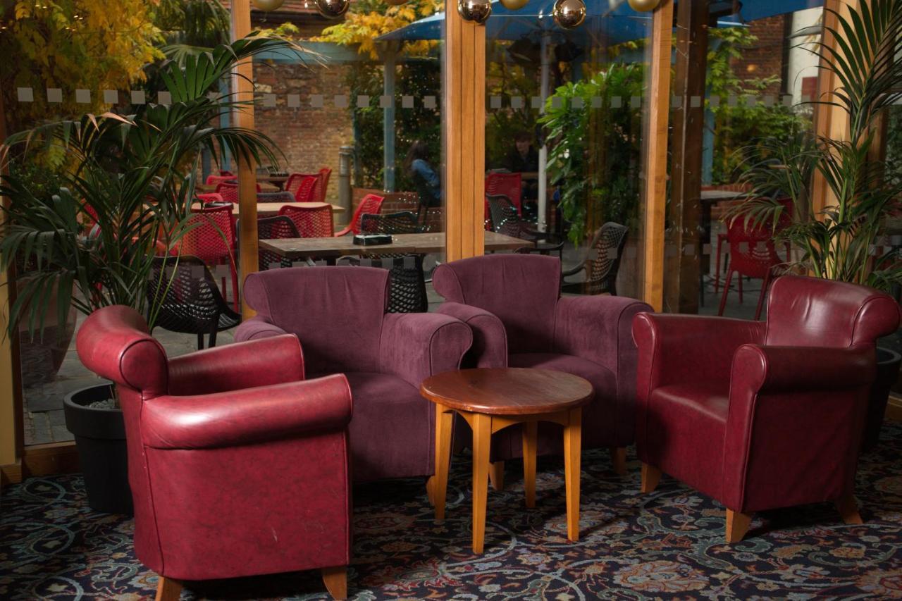 The Catherine Wheel Wetherspoon Hotel Henley-on-Thames Exteriér fotografie